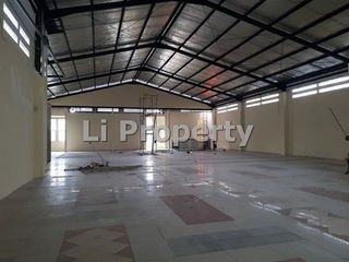 gedung Setiabudi, dekat gerbang tol Srondol dan Banyumanik, Semarang