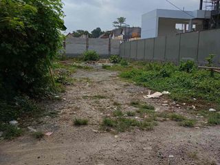 Dijual lahan
Lokasi kesiman kertalangu dekat Padang Galak