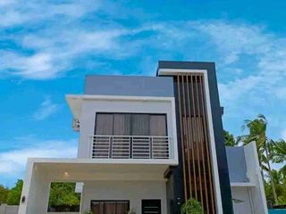Pre-Selling 5-Bedroom Single Detached House and Lot For Sale in Dauis Bohol