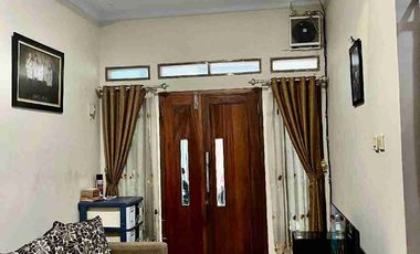 rumah cantik minimalis depan kampus deket moss