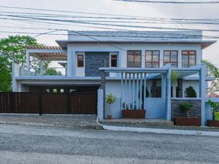 House & Lot for Sale with Golf Course Membership in Royale Tagaytay Estate| ₱59M