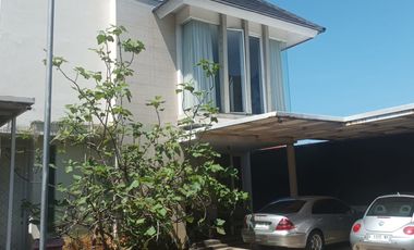 Rumah dalam Cluster LT.287m2, Jagakarsa, Jakarta Selatan dengan Kolam Renang