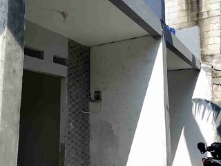 di jual rumah baru model mezanine Lokasi Ciledug Tangerang kota peninggilan