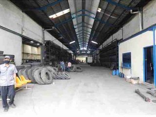 Gudang Juru Mudi 7768m2 bangunan 5000m2 dengan Lift barang