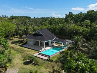 FOR SALE 1.5 HECTARE PROPERTY WITH TWO VILLAS WITH SWIMMING POOL IN TAGBILARAN CITY