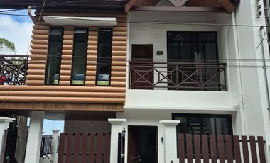 Log Cabin Duplex House with Unobstructed Mountain Views Near Marcos Highway