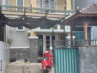 rumah sewa 2 lantai furnist 10 menit kampus UGM