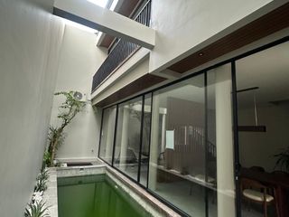 Brand New Villa Modern Tropis 3 Lantai Canggu 5 Menit menuju Pantai Batu Bolong