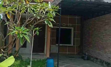 Dijual rumah di perumahan Gentan solo Sangat murah