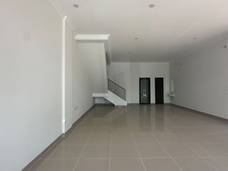 GAK PERLU INDENT! RUKO CANTIK LOKASI EMAS TRAFFIC PADAT SETIAP HARI!