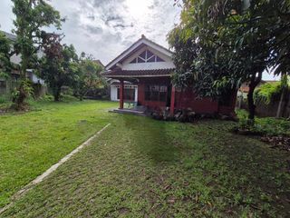 Dijual/ Disewakan Rumah Nyaman Halaman Luas Di Ciganitri Dekat ke Tol Buah Batu