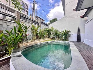 3 BEDROOMS MINIMALIST MODERN STYLE STRATEGIC LOCATION AT UMALAS