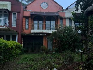 Rumah lelang murah siap huni SHM 2 lantai di Istana Bunga Lembang