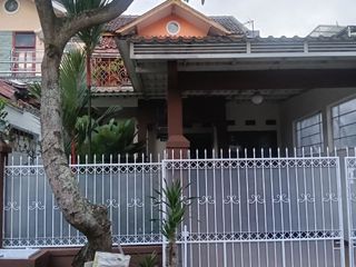 BARANG BAGUS Rumah 4 KAMAR TIDUR dekat Alun-alun Cimahi dijual MURAH