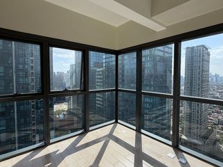 Prime 2 Bedroom Rent to Own Condo For Sale in Uptown Ritz BGC Taguig near Uptown Mall