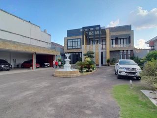 Dijual Rumah Mewah Full Furnish Lokasi Strategis Jl.Brigjen Hasan Kasim Celentang Palembang