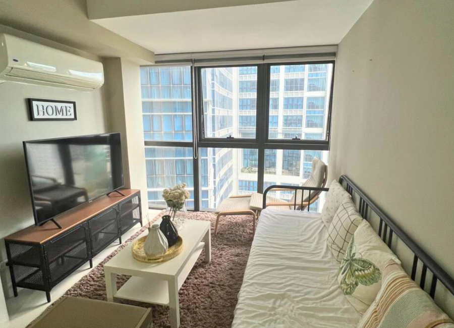 2 Bedroom Condo FOR SALE in Uptown Ritz BGC | Lamudi.com.ph