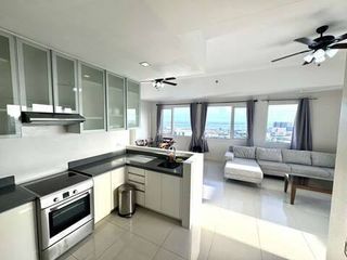3 Bedroom Penthouse for sale in Condo in Cebu Business Park near Ayala