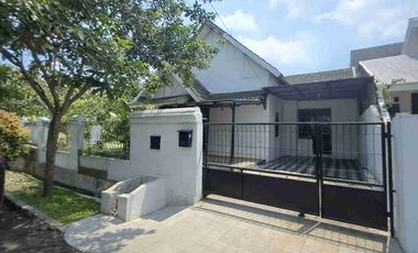 Dijual rumah bebasa banjir di cinere