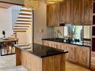 VILLA BARU MODERN STYLE VIEW SAWAH LOKASI KEMENUH UBUD