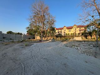 Big Merville Park Lot For Sale (Executive Area)