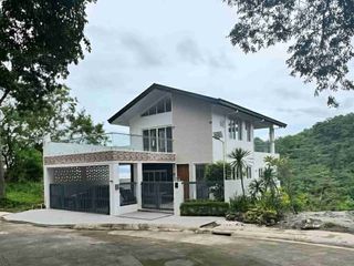 3 Storey Resthouse New with Mountain View