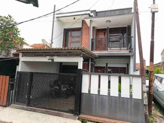 rumah 2 lantai minimalis siap huni harga 650jt di cibaduyut Bandung
