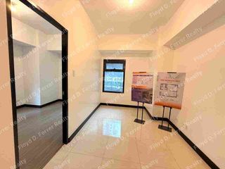 READY TO MOVE IN UNIT