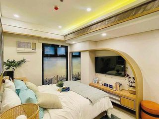 1 BEDROOM CONDO IN QUEZON CITY NEAR ARANETA CENTER! UP, MIRRIAM AND ATENEO! 20K monthly!