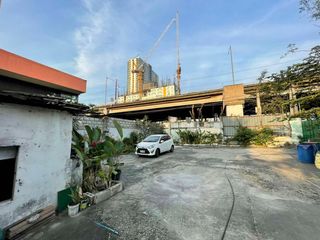 Commercial Lot For Sale in Bnagkal Makati
