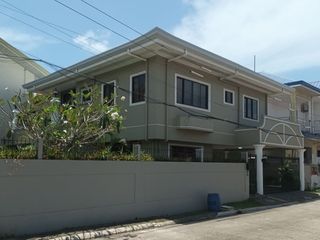 Spacious 4-Bedroom rental House 240 with side yard in Pajac Lapu-Lapu