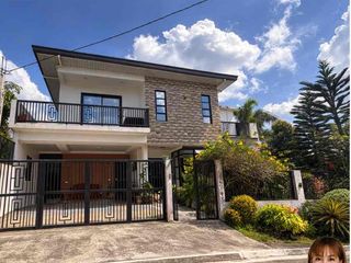 5 bedroom House and Lot for sale in Tagaytay, Cavite ( Corner Unit, Fully Funished, W/ Garden and Gazebo ) Retirement Invesment
