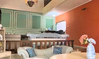Rumah Nostalgic Classic & Estetik di Cirendeu. Cozy, Homey Ada Kolam Renang & Halaman Luas