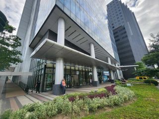 Prime 900 sqm Commercial Space for Lease in McKinley, Taguig – High Visibility, Ground Floor Office