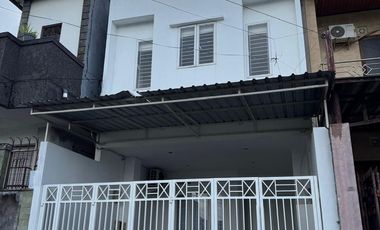 Rumah 3 Lantai Mewah di Jl Dewi Sri, Kuta (CN)