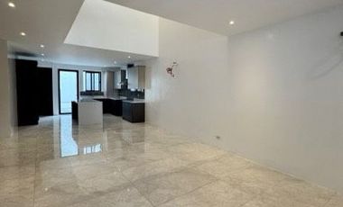 Kapitolyo, Pasig Townhouse For Sale