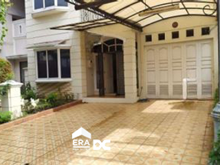 JUAL Rumah 2 Lantai Full Furnished Bagus Siap Huni di Lippo Karawaci Tangerang