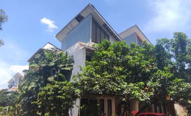 Rumah Hoek 2 Lantai Dalam Perumahan Bintaro Terrace