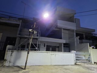 DIJUAL RUMAH BESAR JALAN LEBAR JUAL MURAH HITUNG TANAH DI PLUIT PERMAI