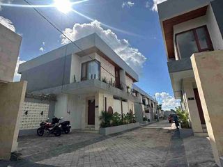 dijual rumah lantai 2 kawasan McDonald's jimbaran Kuta Selatan Badung Bali