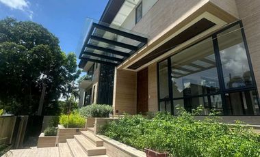 Beautiful Modern Corner House at Ayala Alabang, Muntinlupa
