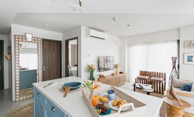 1 bedroom Corner unit with customized interior designed!