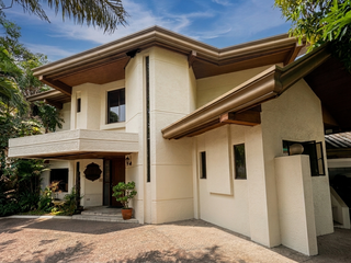 House and Lot For Sale, 733 SQM Lot — Valle Verde 2