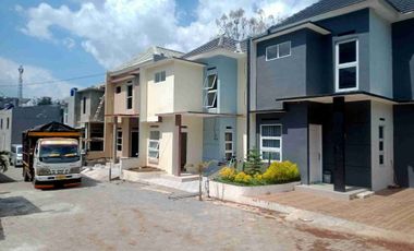 DIJUAL RMH 2 LT , STRATEGIS , DEKAT UKSW , EXIT TOLL BARU