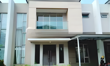 Rumah Piano Golf Island PIK 2LT 10x15 3+1KT Semi Furnished