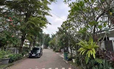 Harga Menarik!! Rumah 2 Lantai Kalibata Pancoran LT 237 m² Lingkungan Asri Akses Mudah