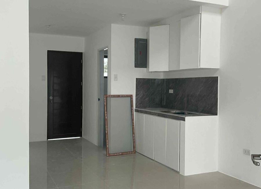 Balimbing Street, Town & Country Executive Village, Mayamot, Antipolo, Rizal image 2
