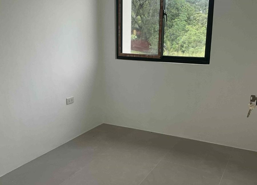 Balimbing Street, Town & Country Executive Village, Mayamot, Antipolo, Rizal image 3