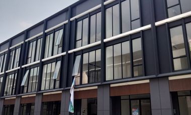Hampton Avenue - Gading Serpong 3 Lantai baru
