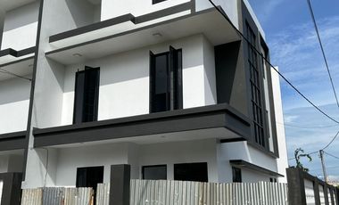 DIJUAL CEPAT RUMAH DI TAMAN SURYA 5